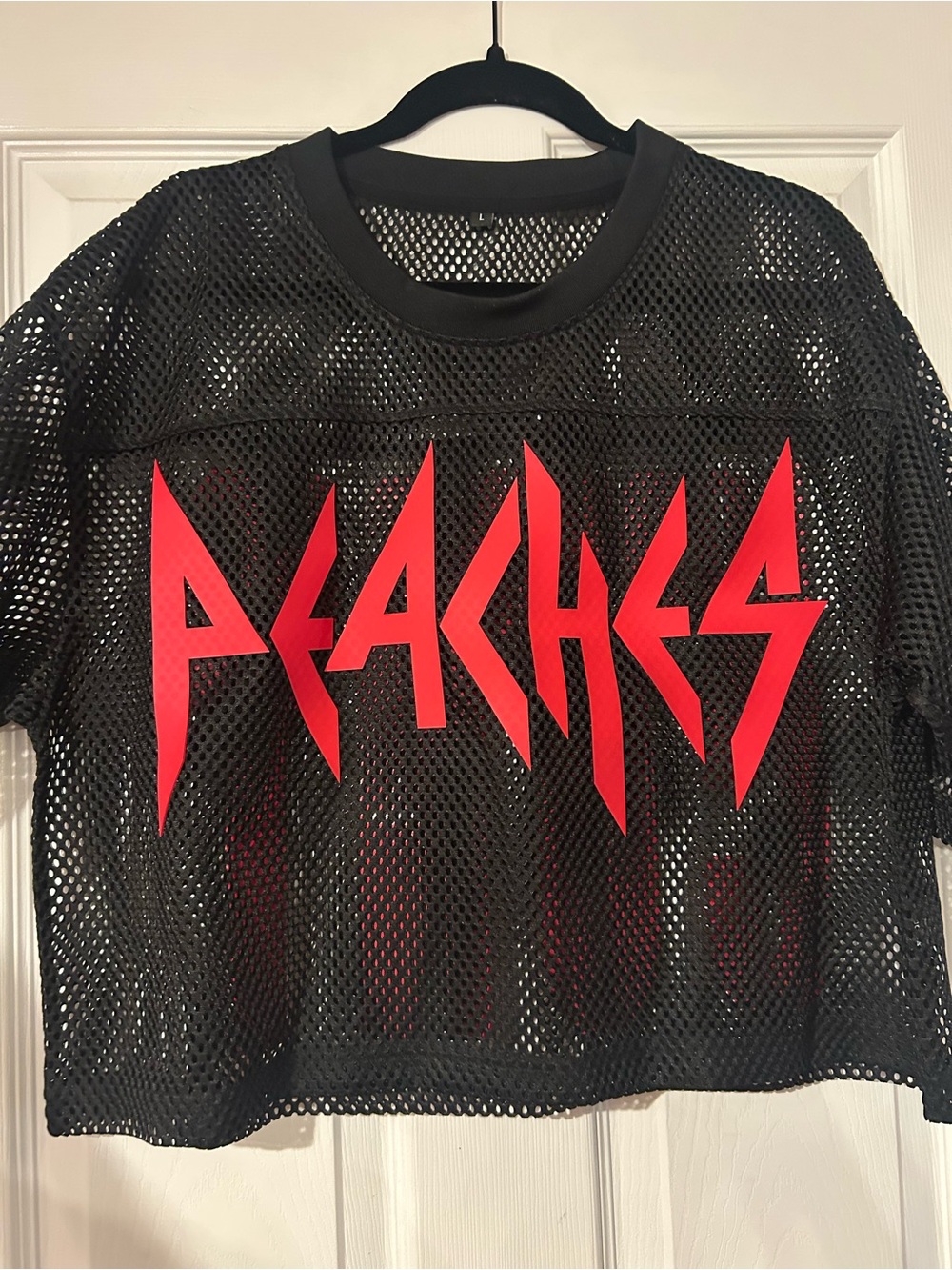 PEACHES LIMITED EDITION MESH CROP JERSEY W/ SILICONE PRINT